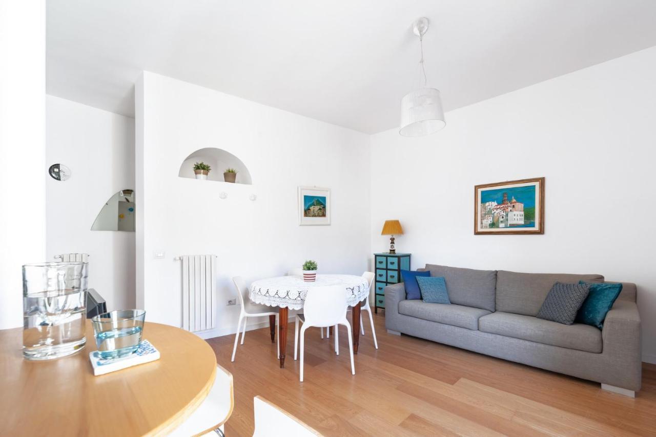 Casa Flo Con Terrazza E Ascensore Salerno Exterior foto
