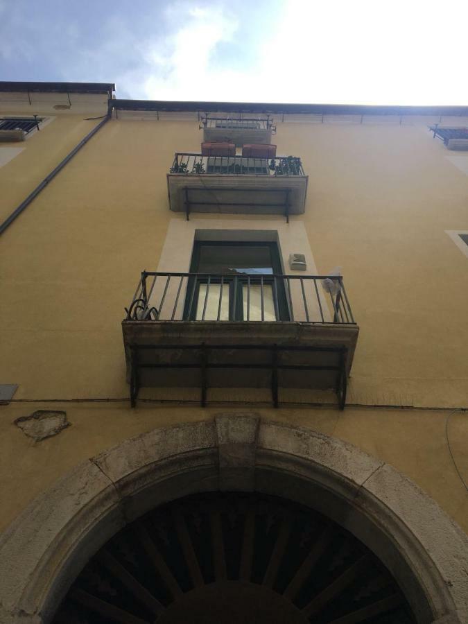 Casa Flo Con Terrazza E Ascensore Salerno Exterior foto